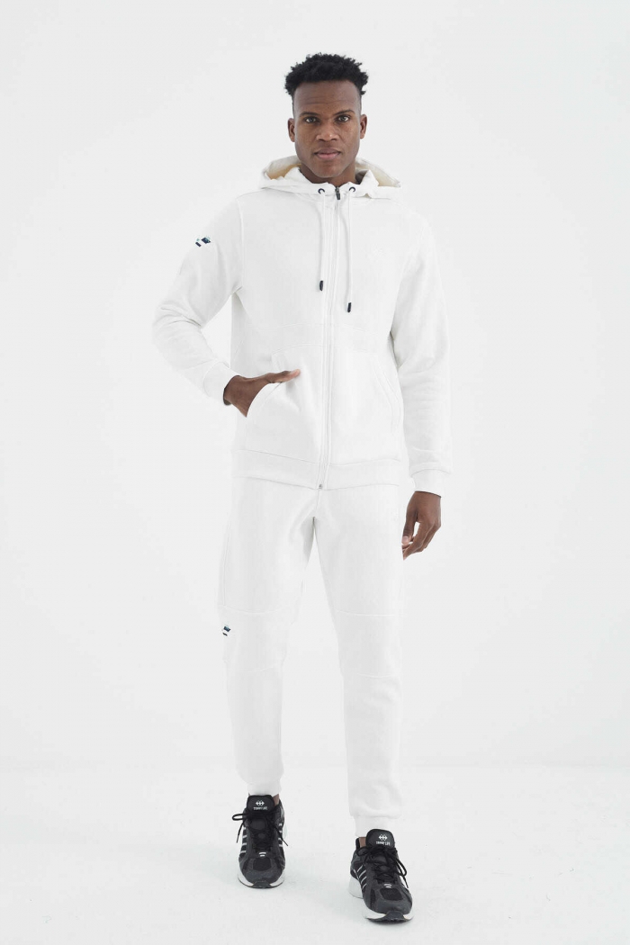   :3579 DLF WHITE OVERCOAT