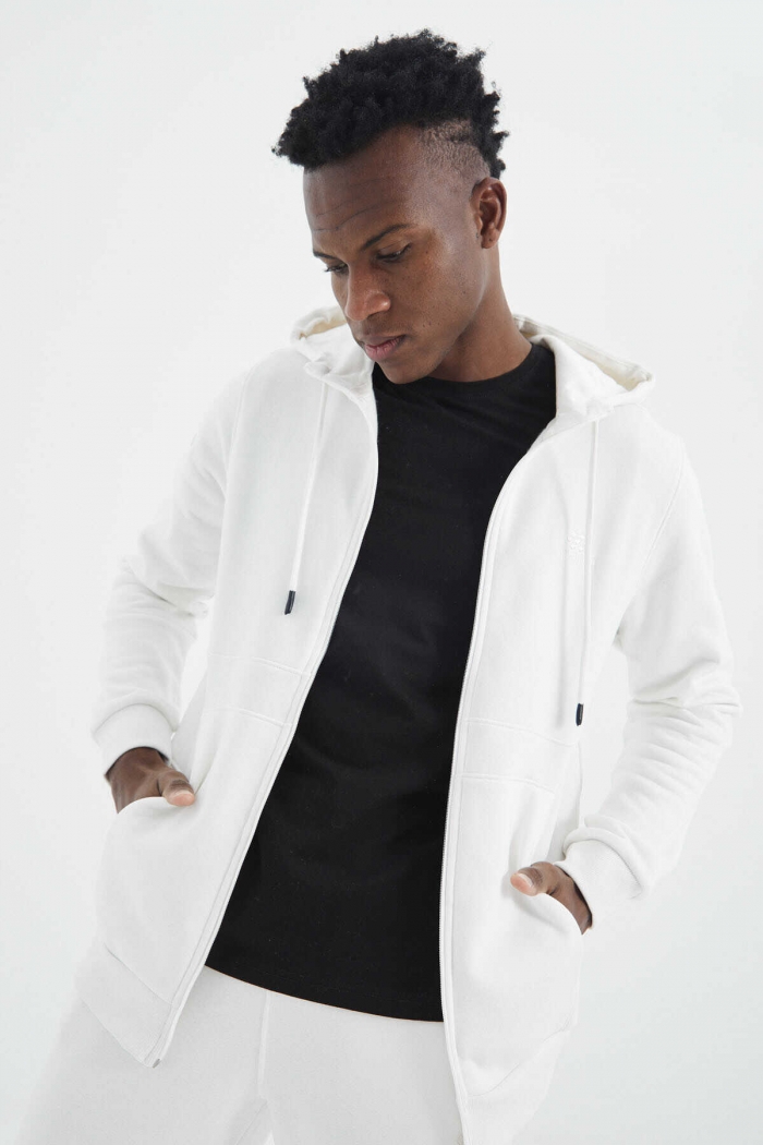   :3579 DLF WHITE OVERCOAT