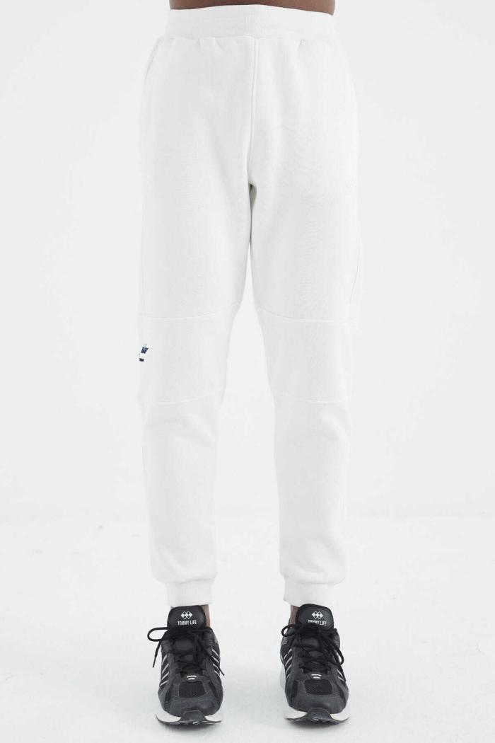   :3579 DLF WHITE OVERCOAT